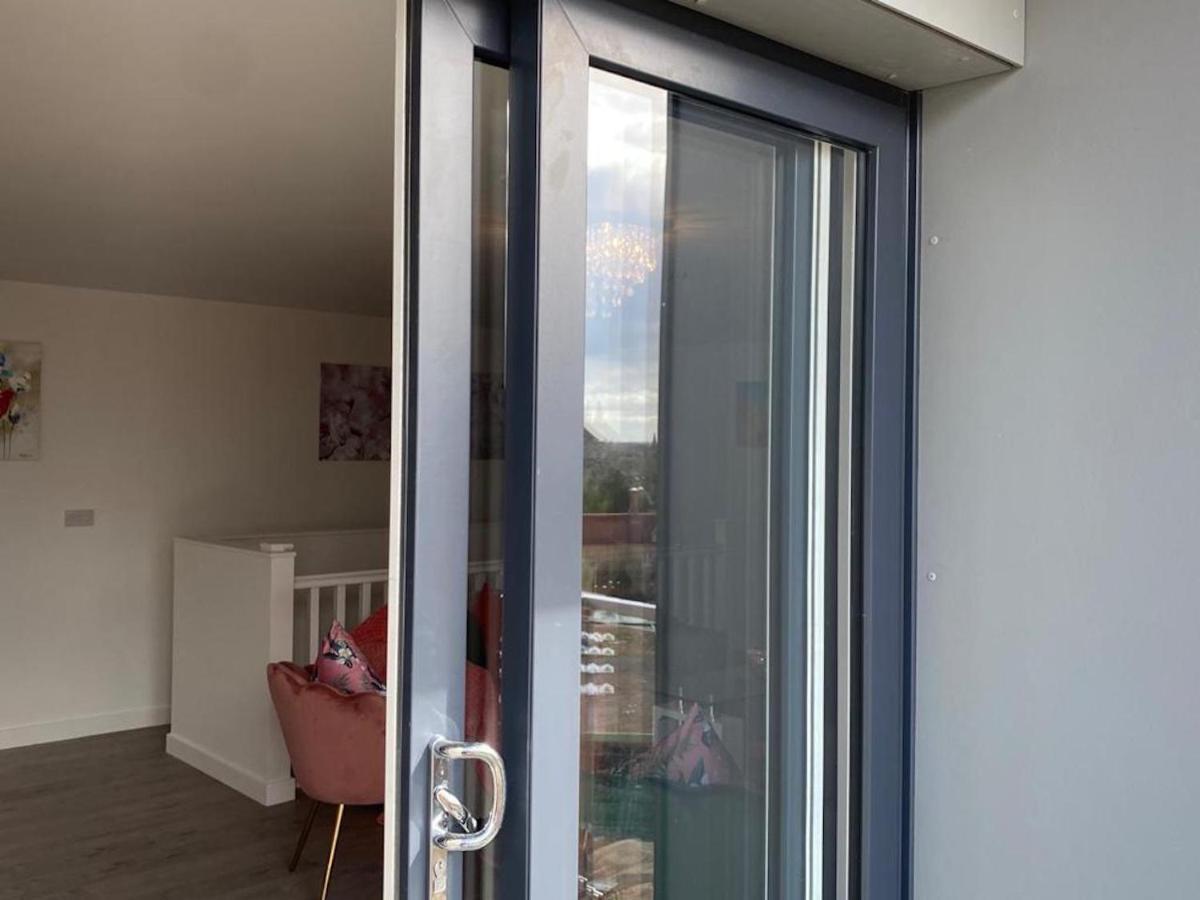 Central Cathedral View Penthouse: Modern Duplex with Terraces Peterborough Exterior photo